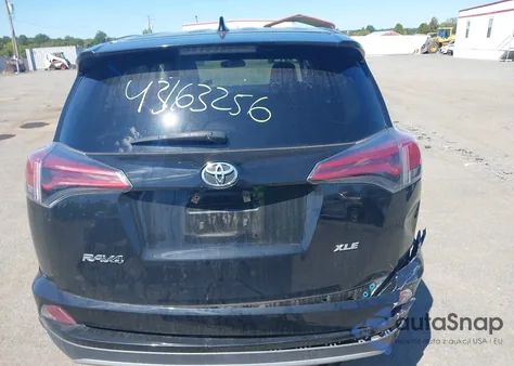 2018 Toyota Rav4 Xle z USA, uszkodzony, nr VIN 2T3WFREV4JW481174
